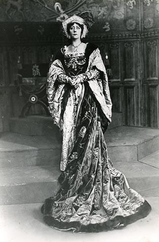 Henry VIII, Violet Vanbrugh as Queen Katherine