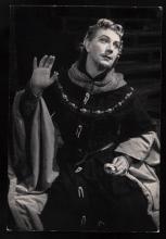 King Richard II: Played by John Gielgud